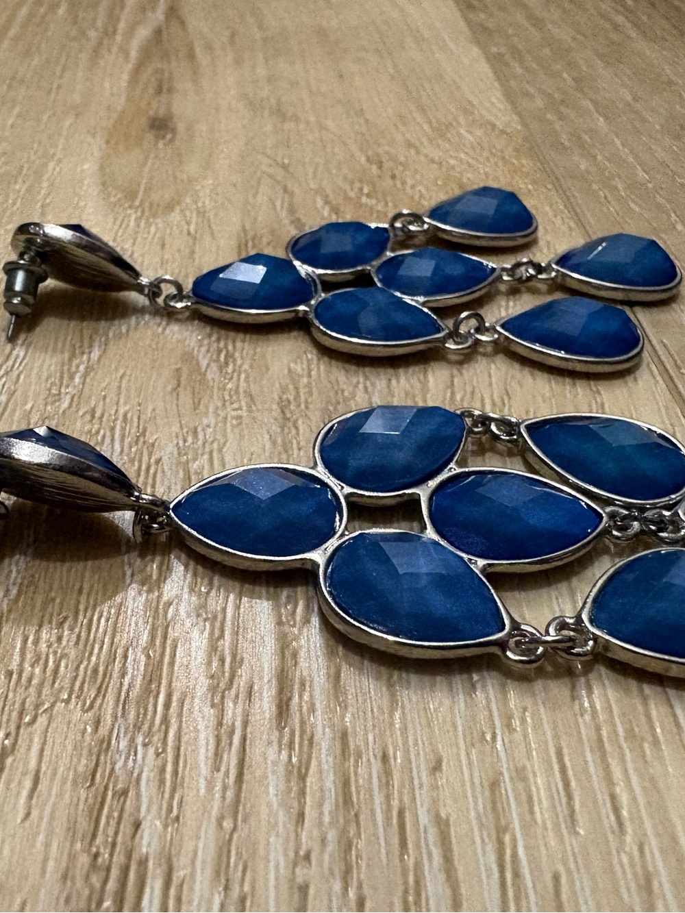 Women’s Earnings $10.00 Sterling Silver - Picture 3 of 5